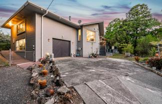 16 Ribblesdale Road, Henderson