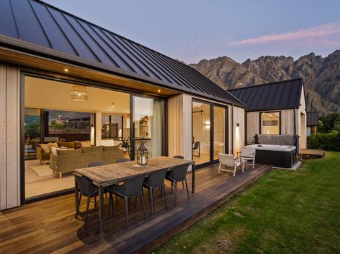 1 Torridon Court, Jacks Point