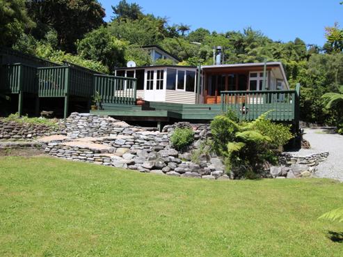 15 Weenink Road, Karoro