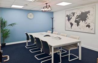 Office space for 4 persons in HQ 236 Broadway Ave.