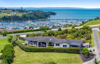 60 Roberts Road, Matakatia