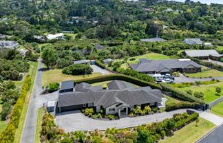 60 Roberts Road, Matakatia