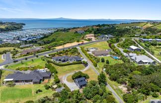 60 Roberts Road, Matakatia