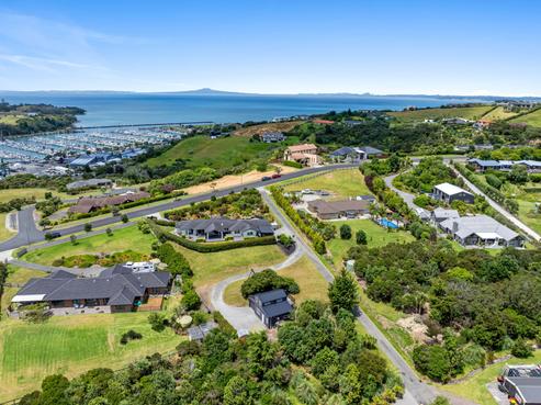 60 Roberts Road, Matakatia