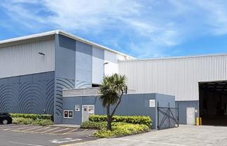 Drive-Through Warehouse Hub