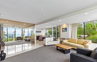 75 Cliff Road, Torbay