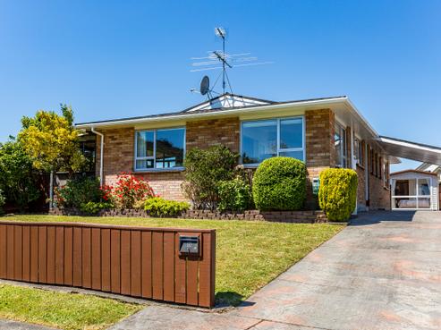 8 Tacoma Drive, Totara Park