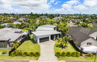 60 Intrepid Crescent, Beachlands