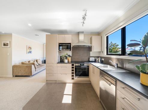 8 Hargest Crescent, Saint Kilda