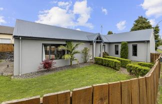 54 Brymer Road, Grandview Heights