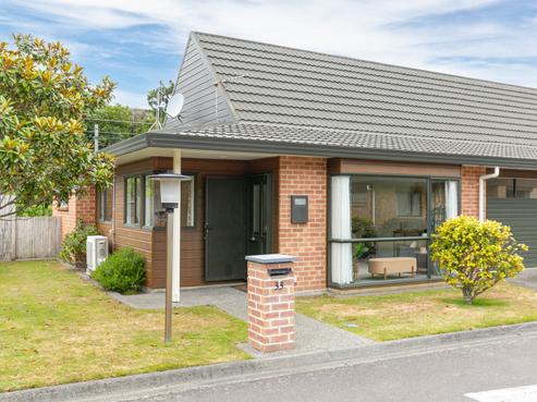 33/42 Main Road, Tawa