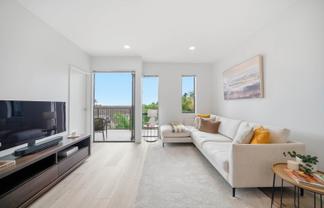 B 203/525 East Coast Road, Browns Bay
