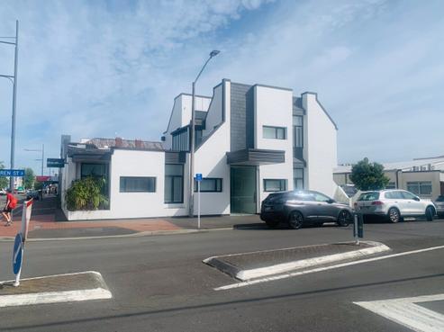 200 Warren Street North, Hastings