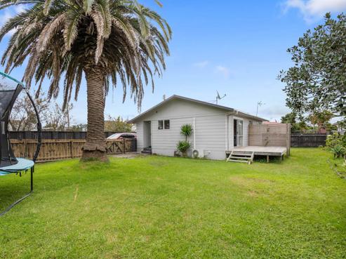 2/13 Hamurana Place, Te Atatu Peninsula