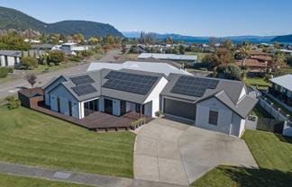 1 Montgomery Crescent, Kinloch