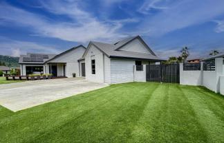 1 Montgomery Crescent, Kinloch