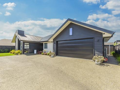 6 Blackbarn Close, Richmond