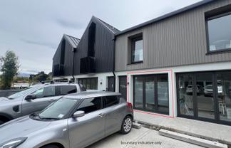 Ground floor commercial unit - Available now