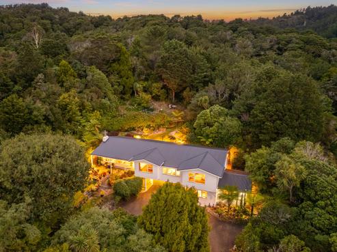 39 Blue Mountains Road, Pinehaven