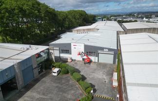 Modern Warehouse with Hard-Stand Yard