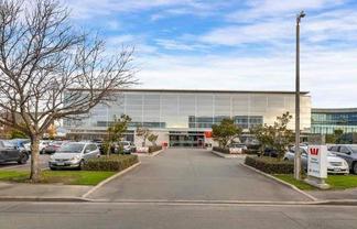 Ground Floor Office in Corporate Business Park