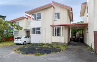 4/3 Bouverie Street, Petone