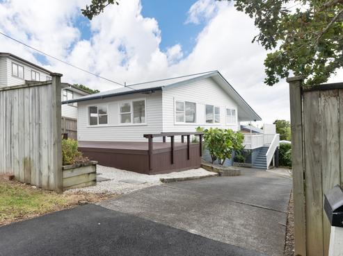 8 Hauraki Crescent, Pinehill