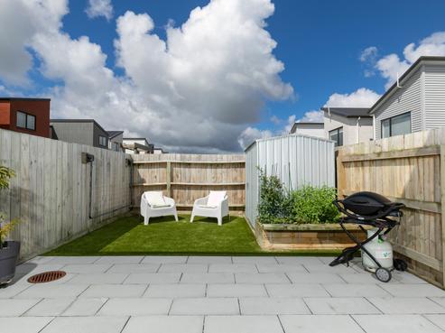 6 Landing Path Drive, Hobsonville