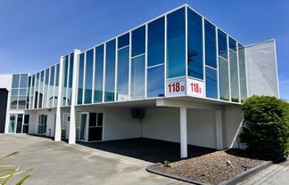 Functional City-Fringe Office