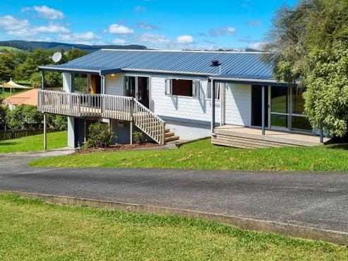 9 Empressa Heights, Helensville