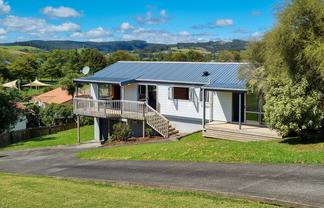 9 Empressa Heights, Helensville