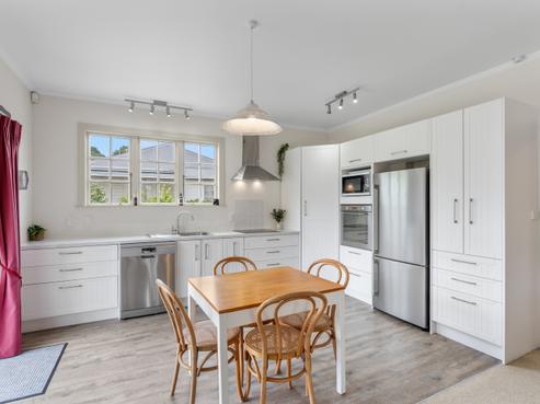1 Eruini Street, Waikanae Beach