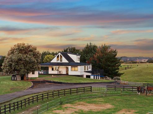 87A Parakau Road, Pollok