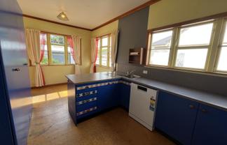 220 College Street, West End