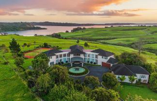 189 Vaughans Road, Okura