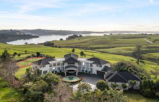 189 Vaughans Road, Okura