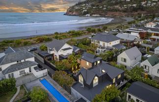 102A Esplanade, Sumner