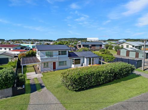 35 Shortt Street, Foxton Beach