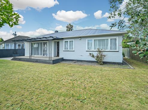 1105 Cunningham Crescent, Mayfair