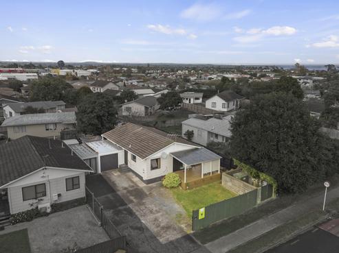 2/2 Burundi Avenue, Clendon Park