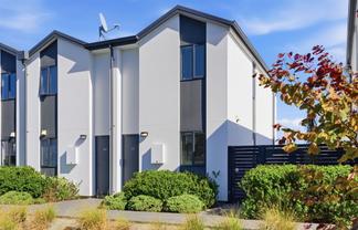 51/10 Buffon Street, Waltham