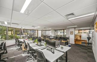 CBRE - Bright, Functional Workspace