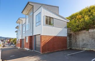 30/31 Princess Terrace, Newtown