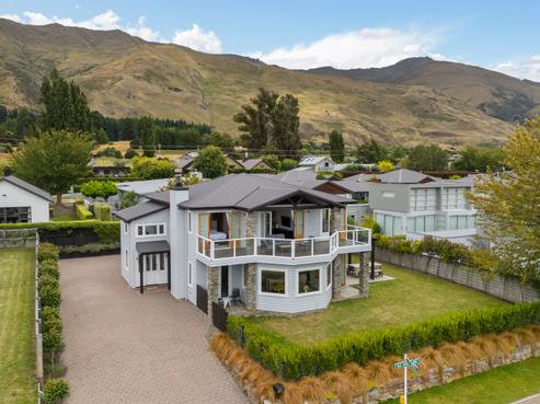 32 Old Station Avenue, Wanaka