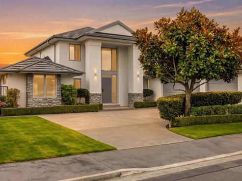 33 Applefield Court, Northwood