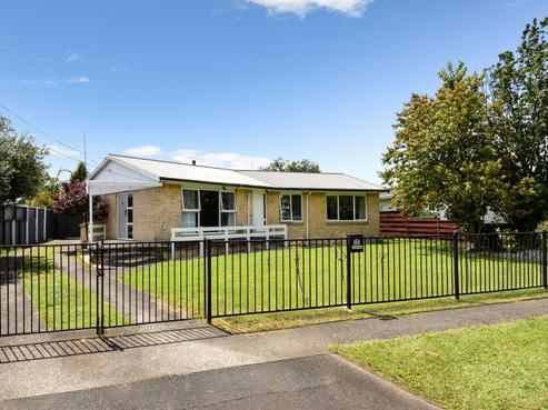 12 Paulette Place, Queenwood