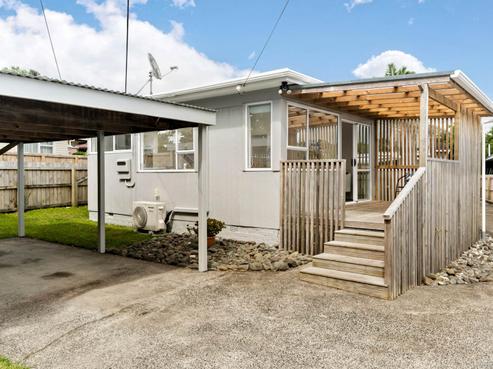 69A Red Beach Road, Red Beach