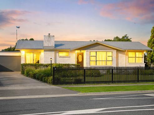 30 Rhonda Avenue, Deanwell
