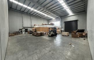 Modern Penrose Warehouse Unit | 382 m2