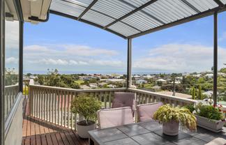 606 Richmond Street, Thames